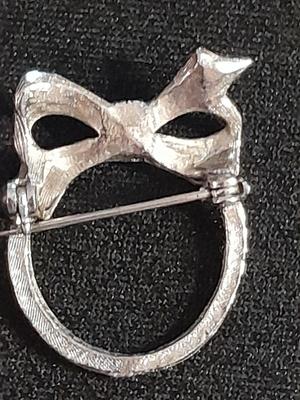 ring and brooch