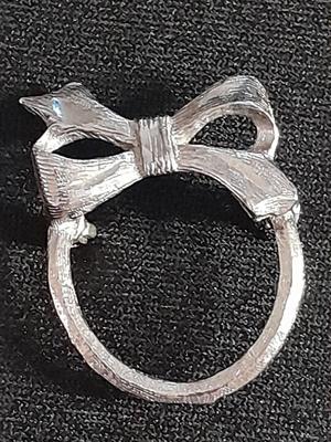 ring and brooch