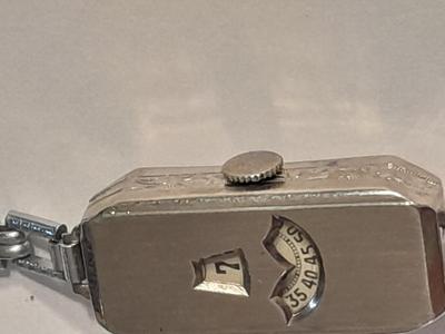 Vintage Jump Hour Watch 1920s Ladies Art Deco Era Petite Manual Wind Wristwatch. SWISS Movement. (1 of 3 )