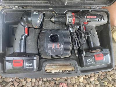 CRAFTSMAN 1/2” 19.2V CORDLESS DRILL/DRIVER AND WORK LIGHT