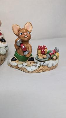Pendelfin Christmas Scene