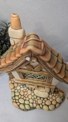 Pendelfin Whopper and Cobble Cottage