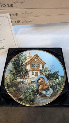 New in Box Pendelfin Plates