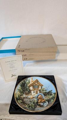 New in Box Pendelfin Plates