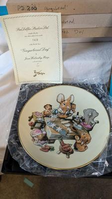 New in Box Pendelfin Plates
