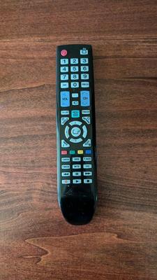 Samsung 37" TV w/ HDTV Antenna