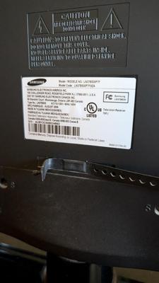 Samsung 37" TV w/ HDTV Antenna
