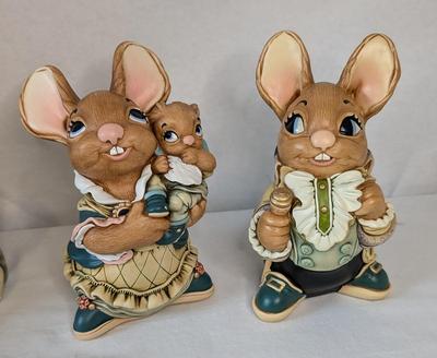 Pendelfin Large House w/ Mother & Father Rabbit