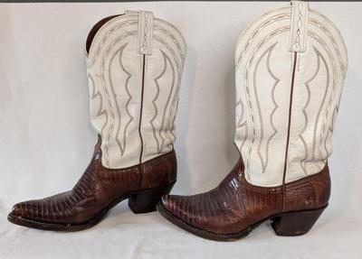 Ladies Closed Toe Shoe and Boot Assortment