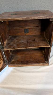 Antique Heterodyne Tube Radio Cabinet