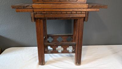 Antique Heterodyne Tube Radio Cabinet
