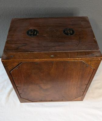 Antique Heterodyne Tube Radio Cabinet