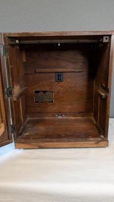 Antique Heterodyne Tube Radio Cabinet