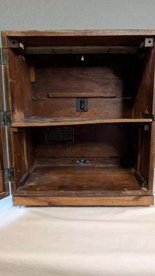 Antique Heterodyne Tube Radio Cabinet