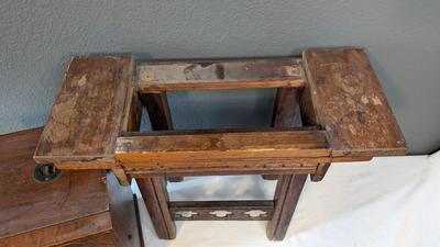 Antique Heterodyne Tube Radio Cabinet