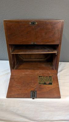 Antique Heterodyne Tube Radio Cabinet