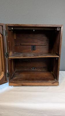 Antique Heterodyne Tube Radio Cabinet