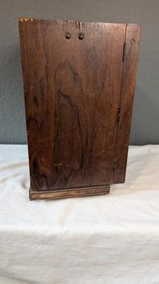 Antique Heterodyne Tube Radio Cabinet