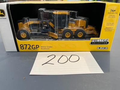 John Deere Prestige Collection 872 GP Motor Grader 1/50 Die Cast Metal Replica
