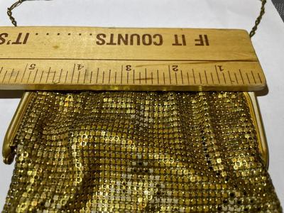 Vintage/Antique Gold-tone Metal Mesh Purse in VG Preowned Condition as Pictured. Neat Piece!