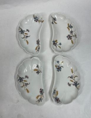 Haviland & Co. Limoges Bone Dishes Set of 4 White w Blue Flowers