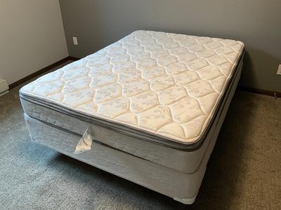 Seville Full size pillow top