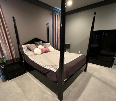 Millennium Contemporary Lacquer 4 Pedestal Queen bed frame
