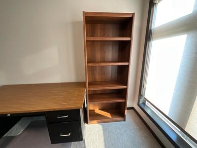 Bookcase with five shelves
