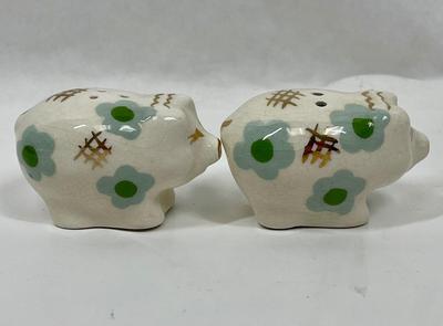 Salt & Pepper Shaker set Pig Figurine chute Porcelain with greeen flowers and gold leaf accents