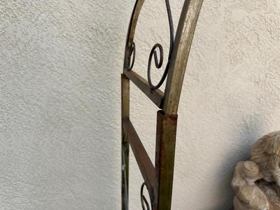METAL ARCHED ARBOR
