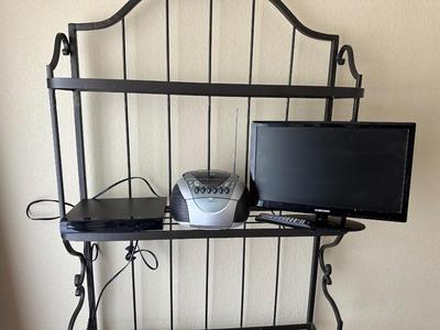 AUDIOVOX CD PLAYER, SAMSUNG 19" TV W/REMOTE AND INSIGNIA DVD PLAYER