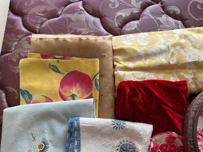 PACKAGES OF JEWELS, DOPLIES AND OTHER LINEN