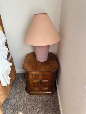 END TABLE AND TABLE LAMP