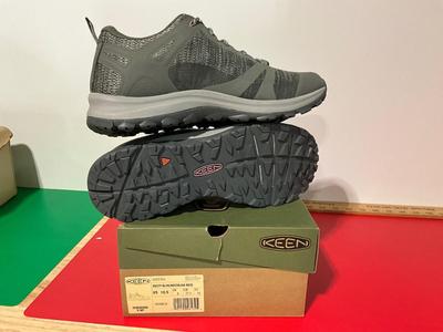 Keen shoes size 10.5