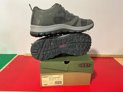 Keen shoes size 10.5