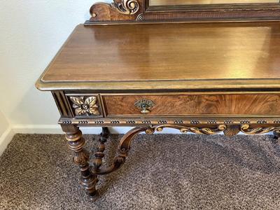 BEAUTIFUL ORNATE ANTIQUE VANITY WITH STOOL