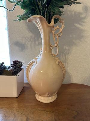 FAUX FLOWERS IN VASES