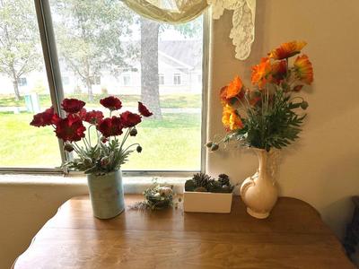 FAUX FLOWERS IN VASES