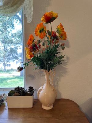FAUX FLOWERS IN VASES