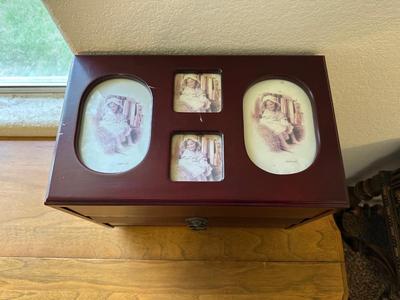 PHOTO CHEST AND DISPLAY PLUS PLATE HOLDERS