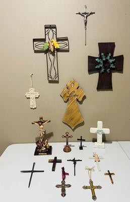 Lot Of 16 Collection Of Crosses