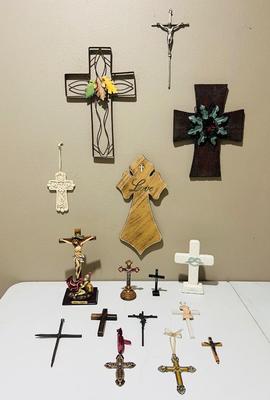 Lot Of 16 Collection Of Crosses