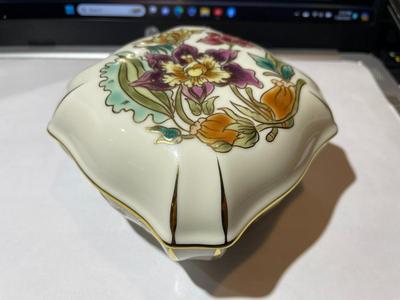 Vintage Zsolnay Porcelain Jewelry/Trinket Box 4 1/4" Hand-painted in VG Preowned Condition.