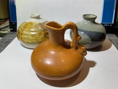 Lot of 3 Vintage 1-Kravec Studios & 2-Unmarked Pottery Bud Vases in VG Preowned Condition.