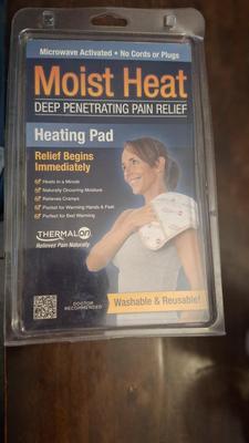 Heating pad for deep penetrating pain