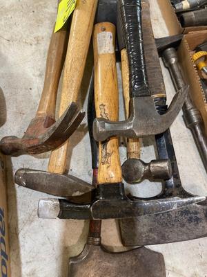S116-Hammers and hatchets +