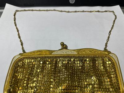 Vintage/Antique Gold-tone Metal Mesh Purse in VG Preowned Condition as Pictured. Neat Piece!