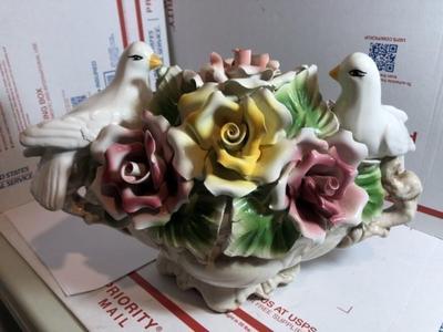 VINTAGE CAPODIMONTE PORCELAIN DOVES & ROSES CENTERPIECE 12.5" WIDE x 8.25"TALL PREOWNED FROM AN ESTATE.