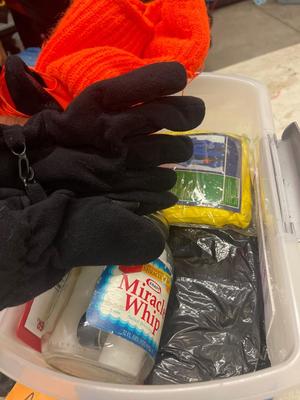 A19-Survival kit, targets plus extras