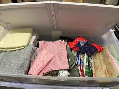 R7-under the bed storage unit with fabric contents